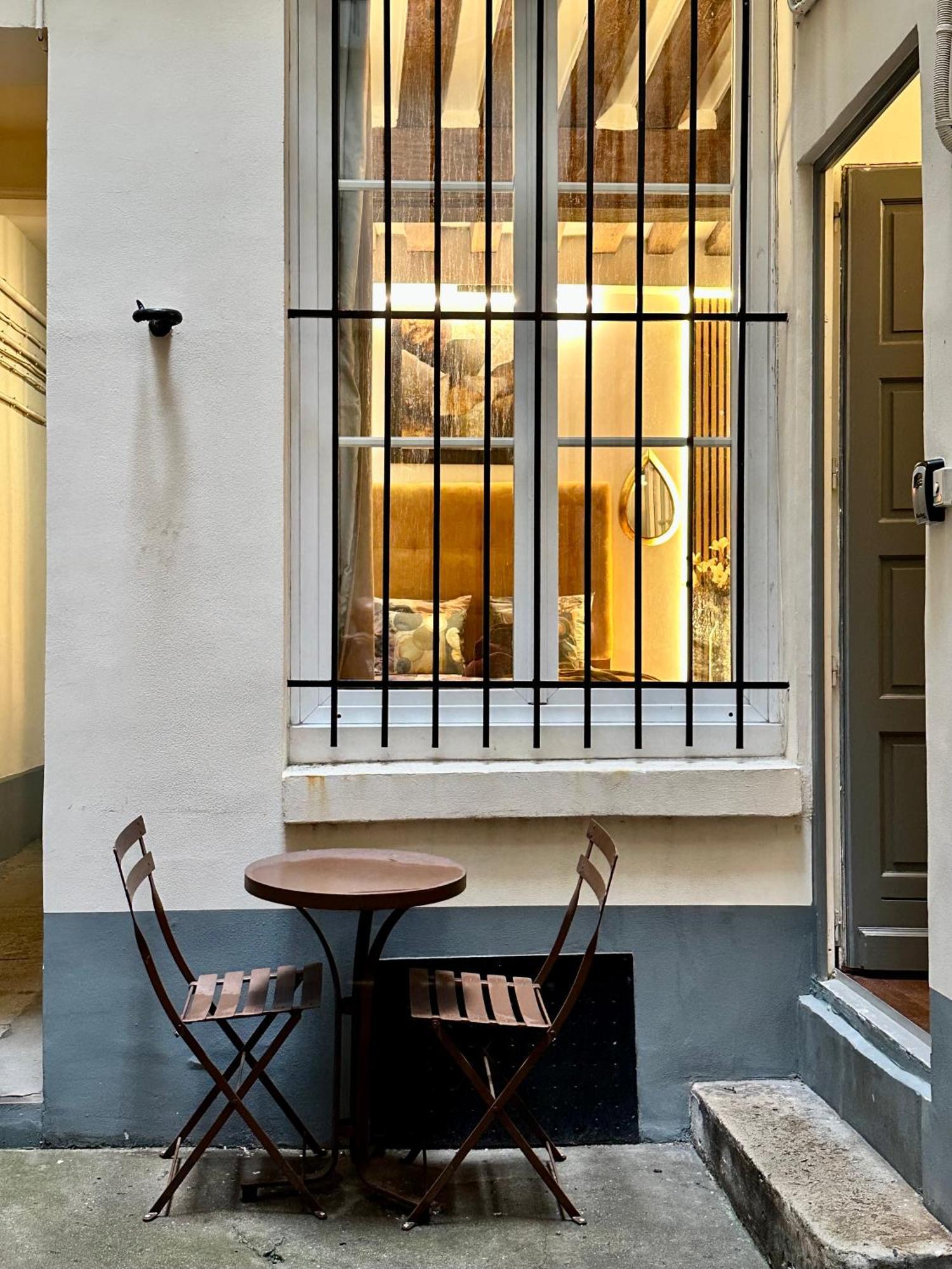 Studio Design By Kenzo Near Notre Dame باريس المظهر الخارجي الصورة